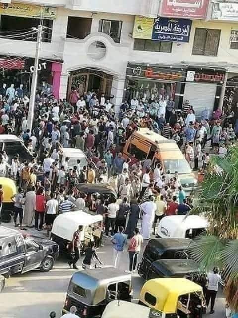 قصة الفتاة والعجوز